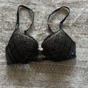 Victoria secret Size 32D  Black and gold push up bra